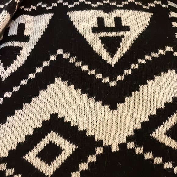 Rachel Roy sweater, NEVER worn - Picture 2 of 5